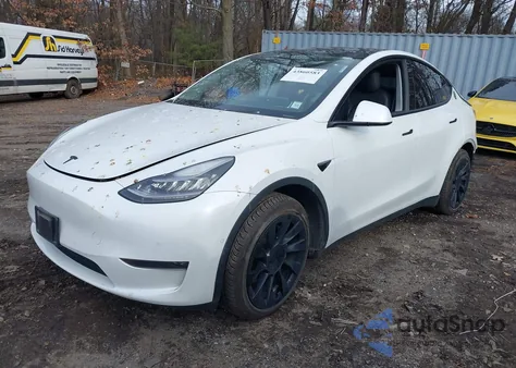 2021 Tesla Model Y Long Range Dual Motor All-Wheel Drive z USA, uszkodzony, nr VIN 5YJYGDEE6MF077084